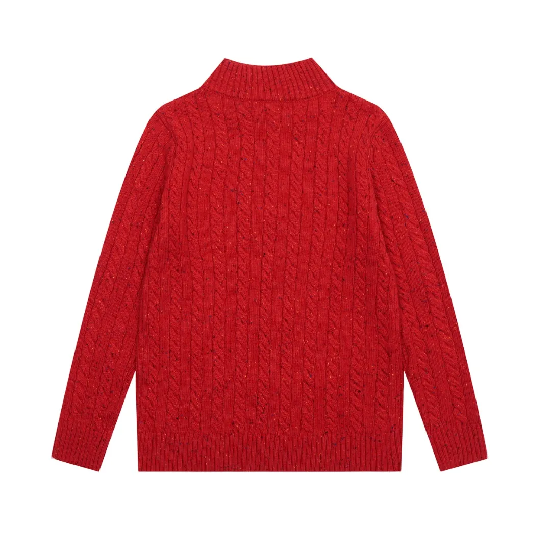 🅿️250 "Top quality" Style number: DS038# [Ralph Lauren wool blend pony embroidery logo twist knitted half-zip sweater] ✅Ralph Lauren gradient multi-color dot versatile couple's knitted half-zip pullover sweater ✅15% Merino cotton wool 85% wool blend Customized laser buttons Clean and clear texture ✅ZP quality 1:1 version Scan the code to enter the GF website Counter quality ✅Details and quality are the only one in Guangzhou. Imported quality wool, focusing on high-end, cost-effective. Needless to say good quality. ✅Restore the original version. The maximum size can be worn up to 160 pounds. Loose, comfortable and stress-free. ✅Zip down the lapel. Pull up the zipper to the half-high collar. Easy to wear with any style. Christmas red
